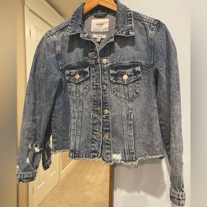 Jean jacket vintage worn look! Update your closet with this #cool #jean #jacket